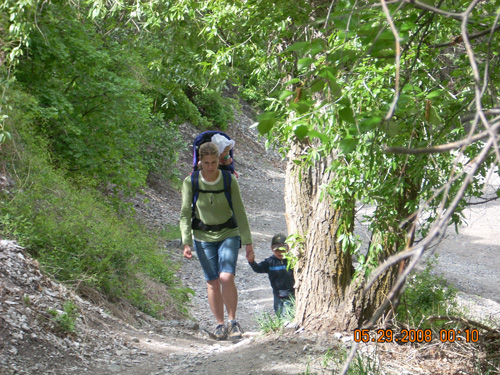 Wendy, one of our regulars, and children 5/29/08